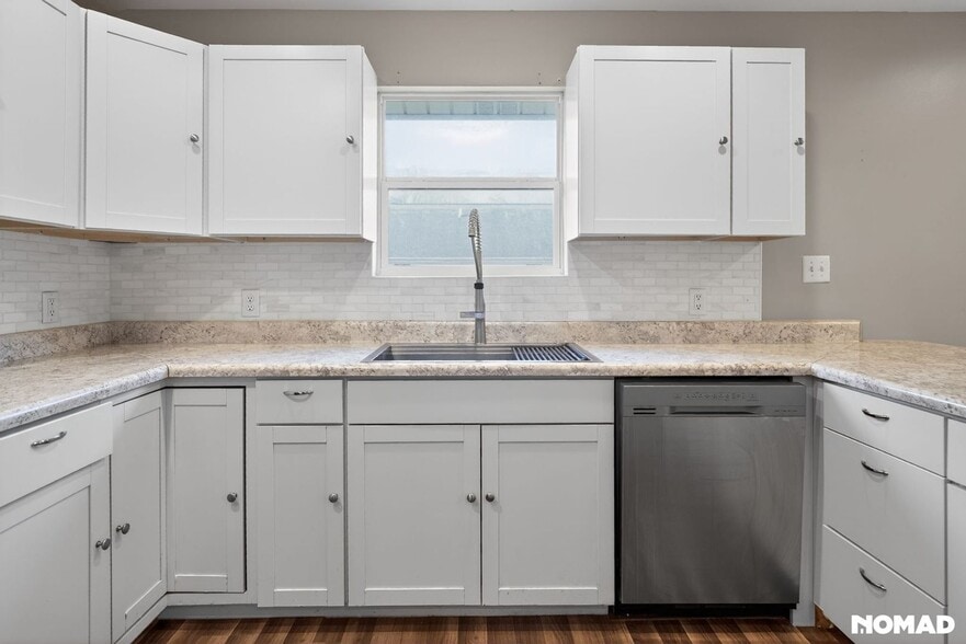 Building Photo - 2246 Green Acres Cir