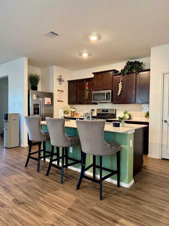 Building Photo - 130 Canley Lp