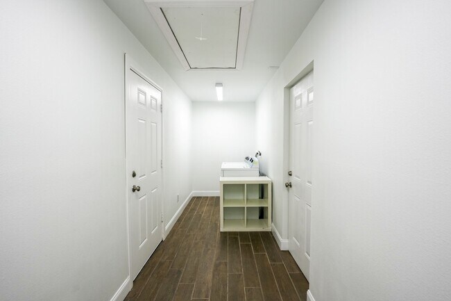 Building Photo - 10031 Union Park Dr