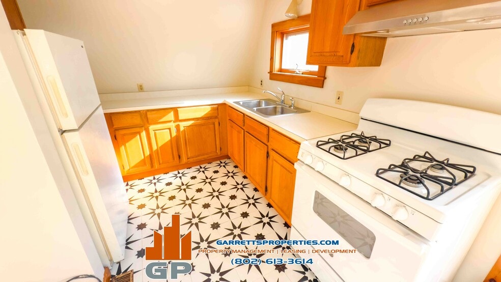 Building Photo - 140 W Hill Rd