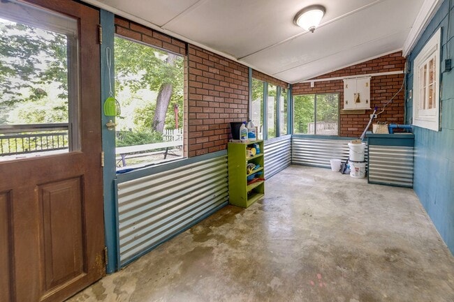 Building Photo - 8182 Riverview Dr