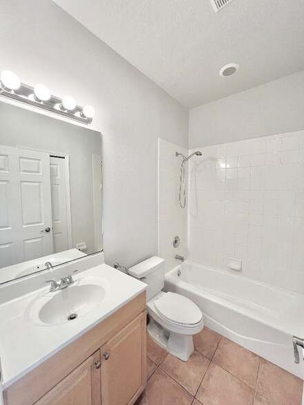 Building Photo - 5328 Levi Ln