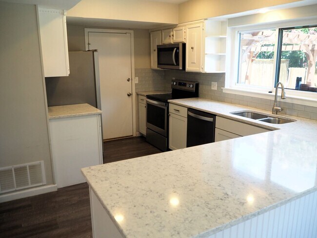 Building Photo - 3 Bed - 2.5 Bath in Flower Mound