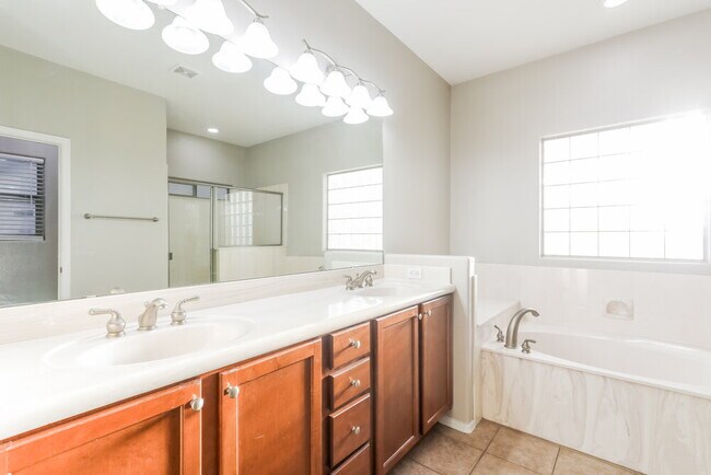 Building Photo - 12890 N Carpas Ct