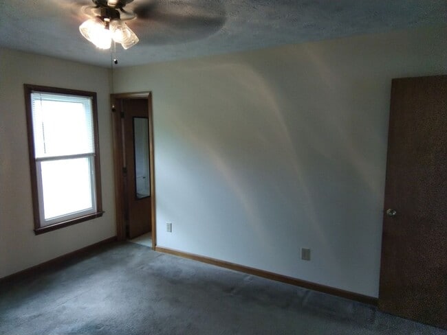 Building Photo - Duplex in Hope Mills!