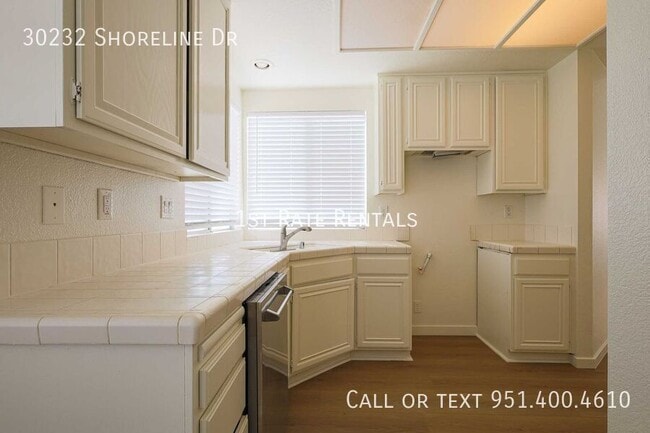 Building Photo - 30232 Shoreline Dr