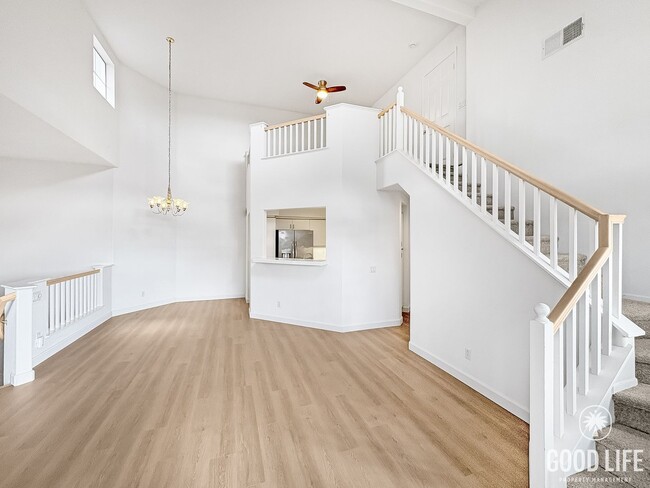 Building Photo - Modern comfort meets coastal living in thi...