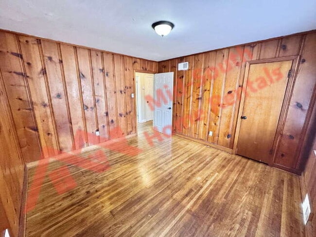 Building Photo - 1051 Mosby Rd