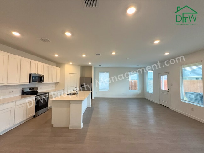 Building Photo - Spacious 4-Bedroom Home with Study & Large Backyard in Princeton, TX!