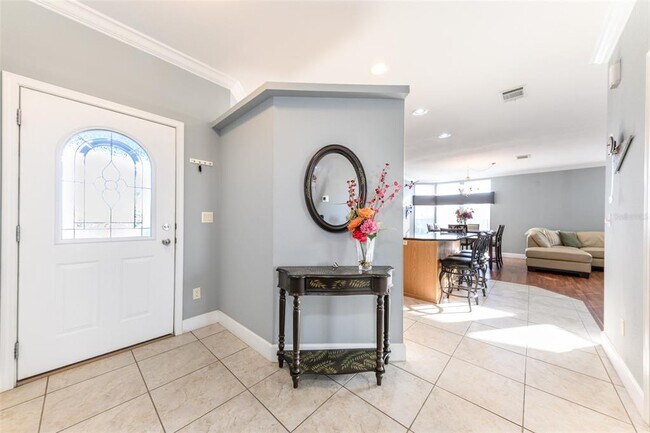 Building Photo - 2 Emden Cir