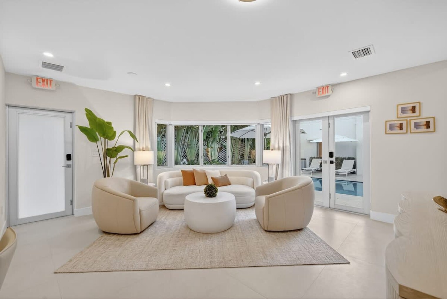 Building Photo - 8111 Harding Ave