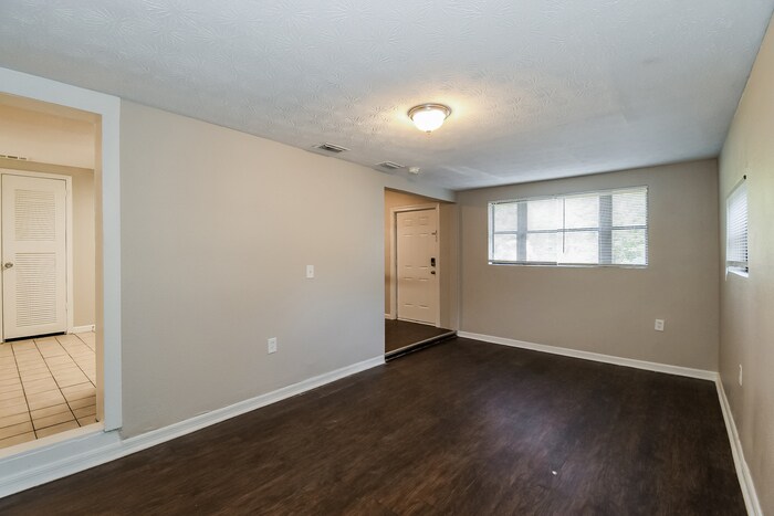 Building Photo - 3086 W 18th St