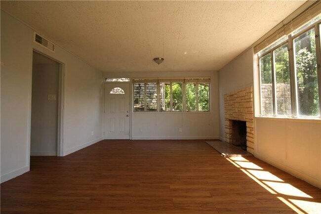 Building Photo - 2410 Pemberton Pkwy