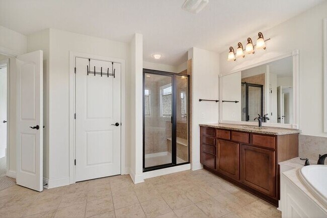 Building Photo - Modern Luxury with Waterfront Views in West Carmel