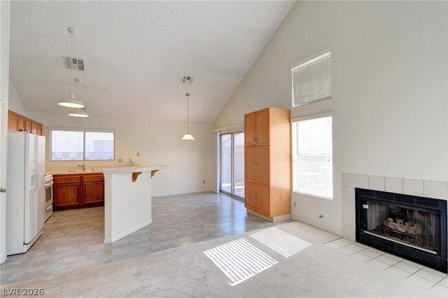 Building Photo - 217 S White Cloud Cir