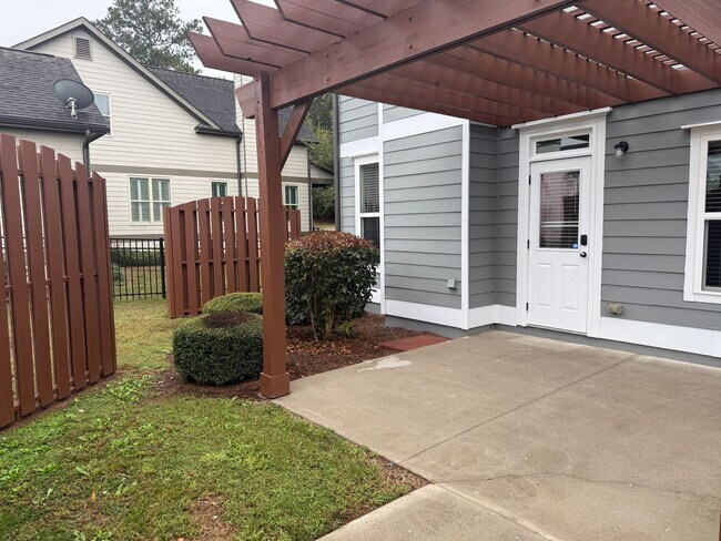 Building Photo - Charming Craftsman Home on Mitchell Bridge...