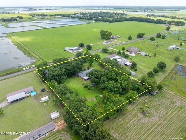 Building Photo - 681 Emar Dr