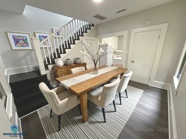 Building Photo - Gorgeous 2 story, 3 bedroom / 2bathroom ho...