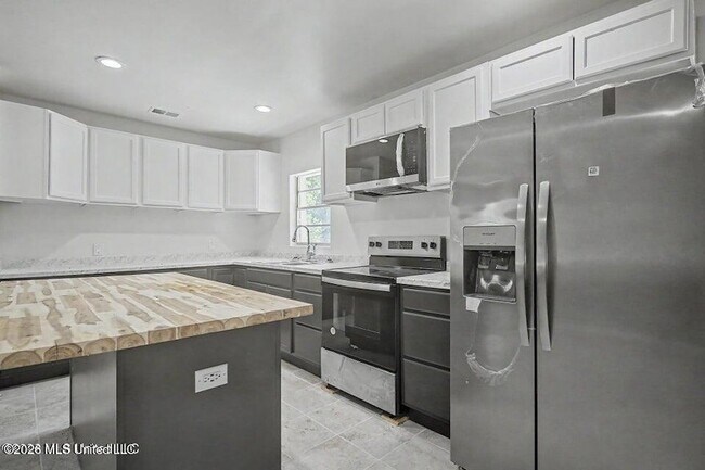 Building Photo - 9424 Daisy Vestry Rd