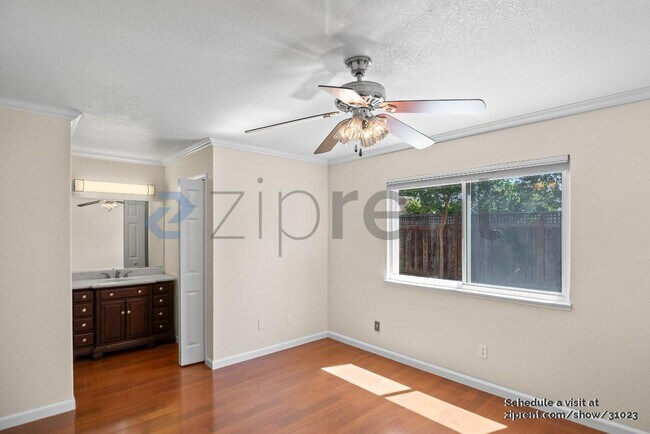 Building Photo - 2758 Croft Dr