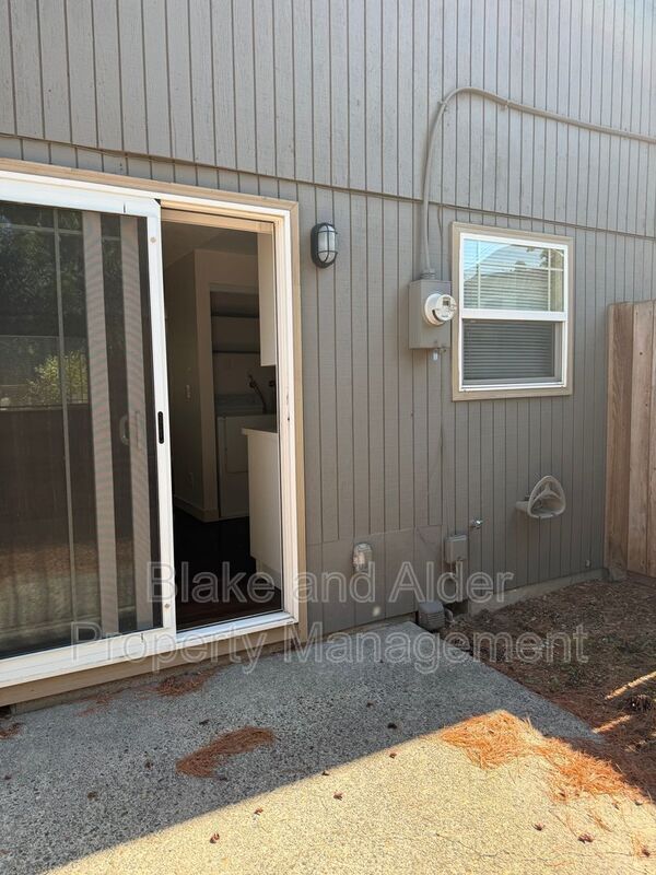 Building Photo - 4105 NE Killingsworth St