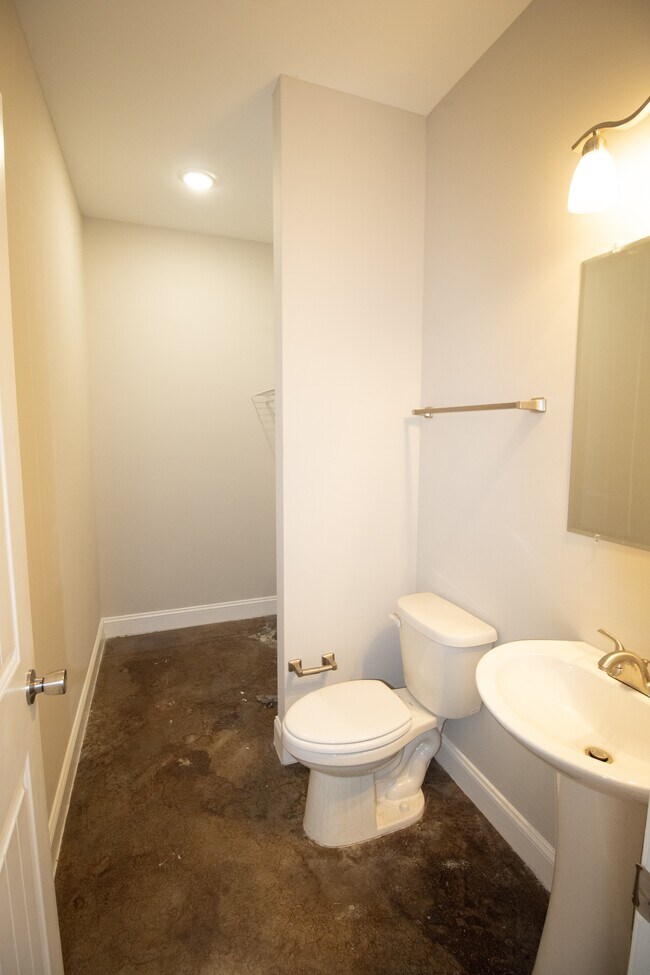 Building Photo - 97 Briarwood Rd