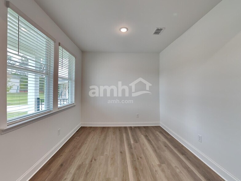 Building Photo - 866 Whatley Mill Cir SE