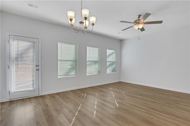 Building Photo - 102 Jaxton St