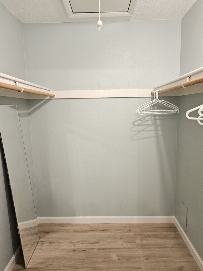 Building Photo - Seasonal Short-Term 2 Bedroom 2 Bathroom 2nd Floor Condo in Estancias of Capri Isles!