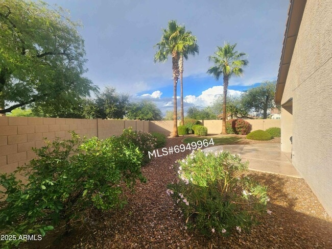 Building Photo - 14750 W Avalon Dr