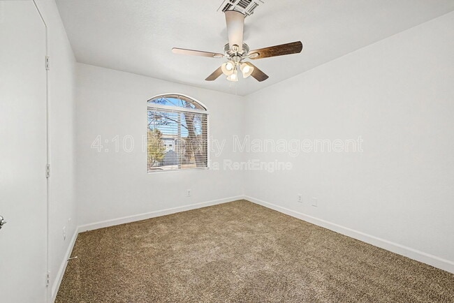 Building Photo - 280 S Elizabeth Way