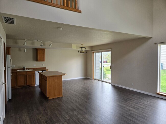 Building Photo - 6319 W Trestle St