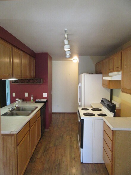 Building Photo - 2007 N Blossom Ct