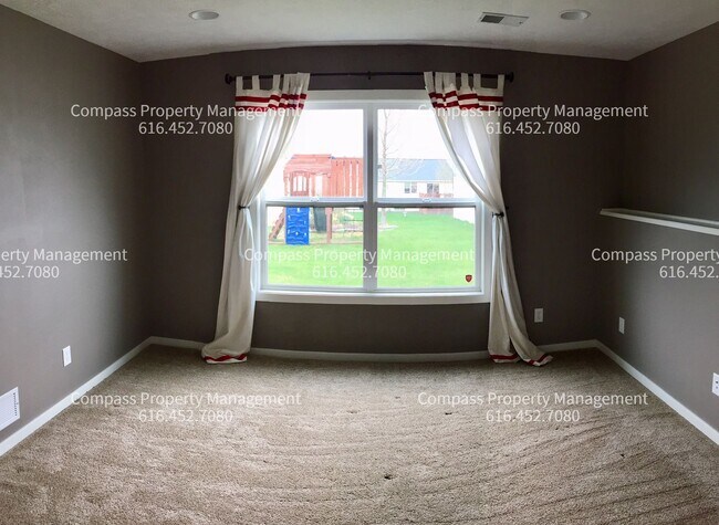 Building Photo - COMING SOON! 5 Bed 3.5 Bath Home in Hudson...