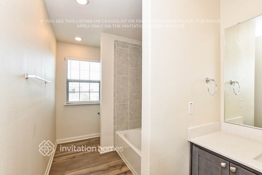 Building Photo - 3032 Chico Dr