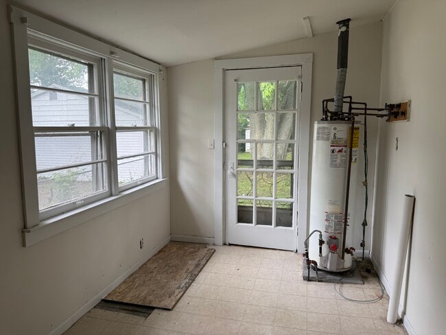 Building Photo - 837 S Belmont Ave