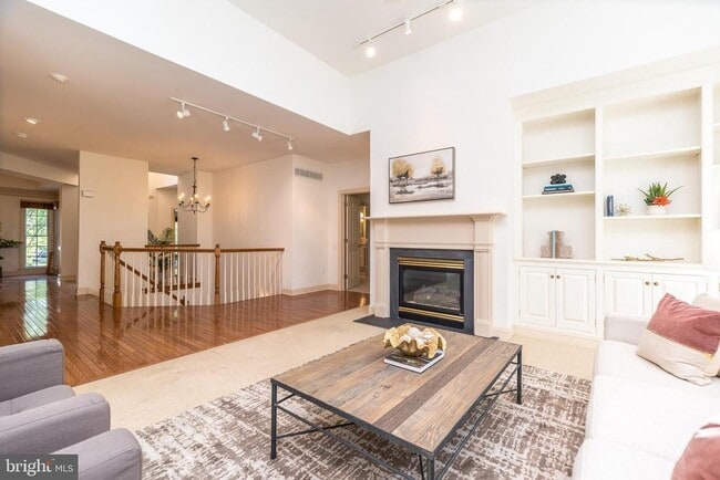 Building Photo - 5812 Hickory Hollow Ln