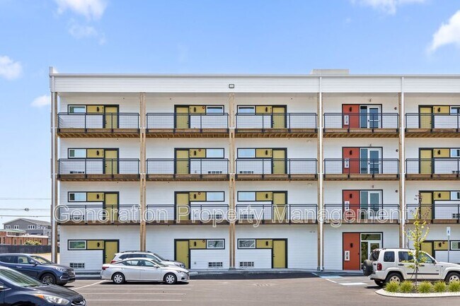 Building Photo - 901 E Main St