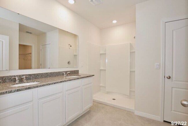 Building Photo - Modern 4/2 Home in Sanford with Open Concept Living and 2 Car Garage!