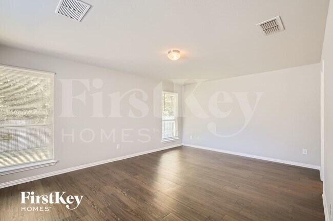 Building Photo - 278 Meadowcrest Dr