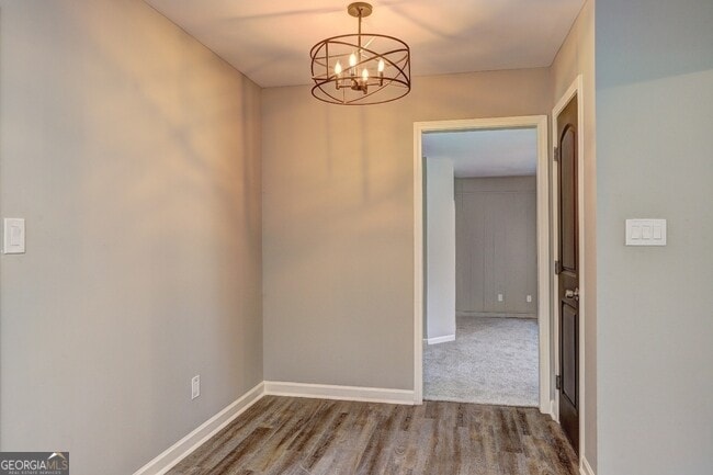 Building Photo - 215 Fond Ct