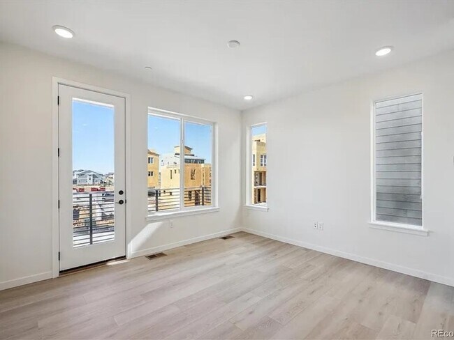 Building Photo - 1243 Rhett Dr