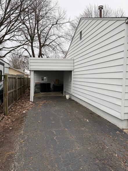 Building Photo - 3212 S Palmer St