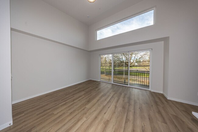 Building Photo - Brand New! - 2 Bedr in Gated Community - Free xfinity Internet