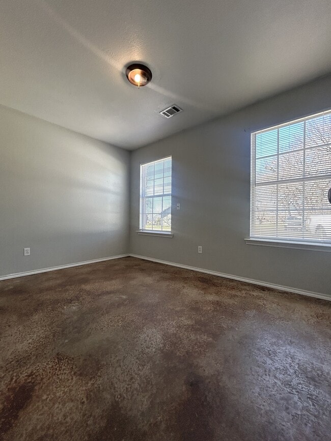 Building Photo - 11910 Fairview St