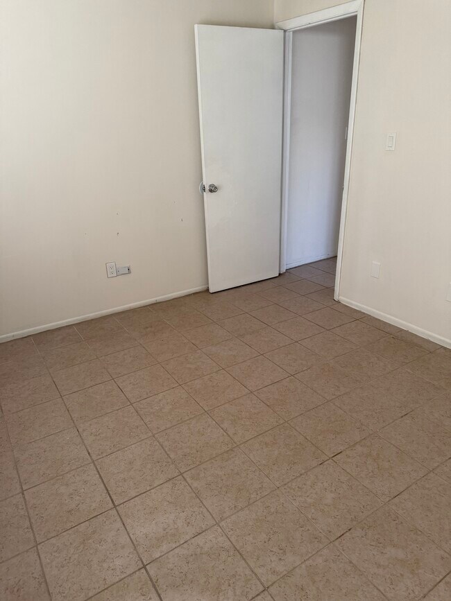 Building Photo - 10859 Wilderness Ct