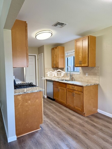 Building Photo - 3814 Stonecroft Dr