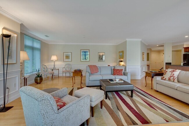 Building Photo - 20 Northwood Dr