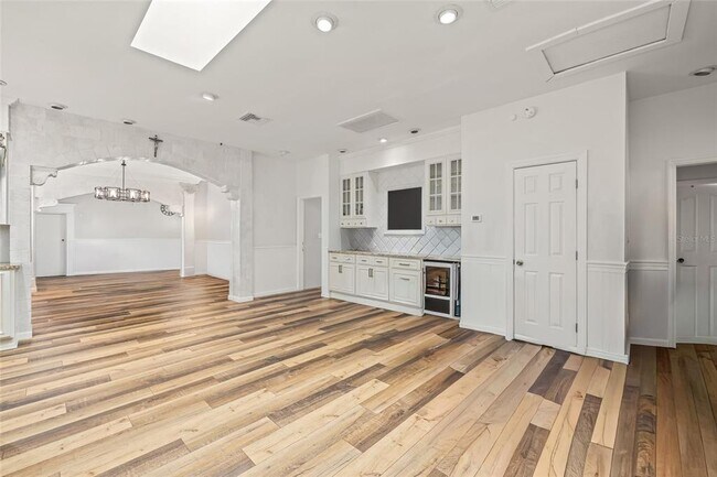 Building Photo - 4102 W Sevilla St