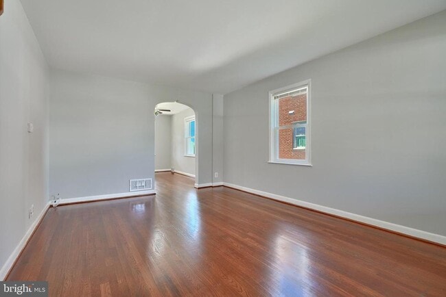 Building Photo - 530 47th St